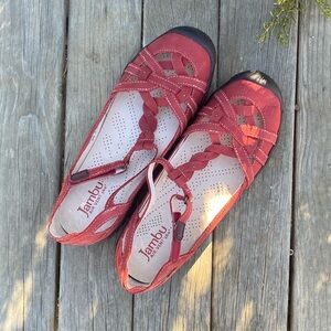 NWOT Jambu red shoe